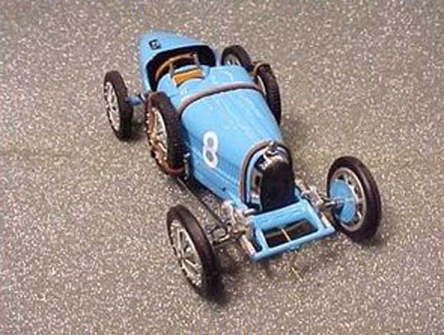 8 Bugatti 35 2.0 - MCM 1.43 (3).jpg